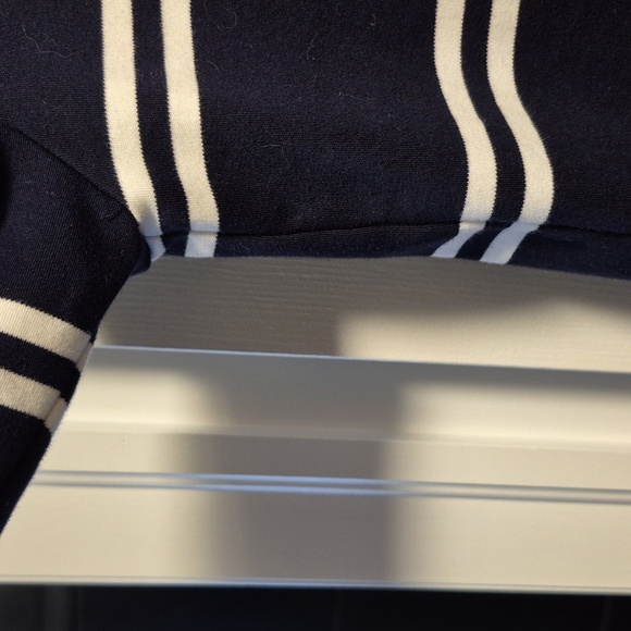 Reitmans, 100% Cotton, Collared V Neck, Long Sleeve, Navy and White  XS - Picture 3 of 7